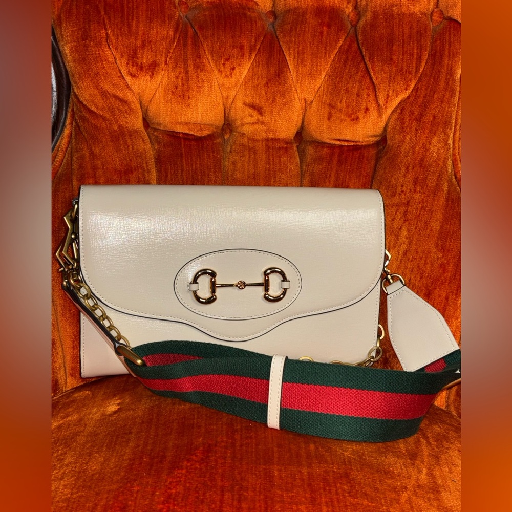 Gucci White Leather Crossbody with Green & Red Web Strap - Picture 2 of 12